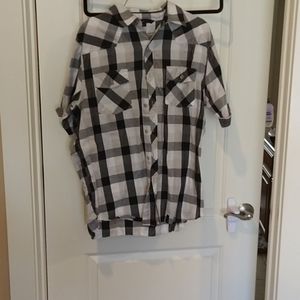 Men's Button-up Plaid Shirt